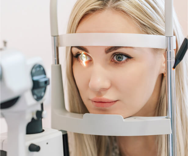 woman taking contact lens exam at VisionQuest Eyecare