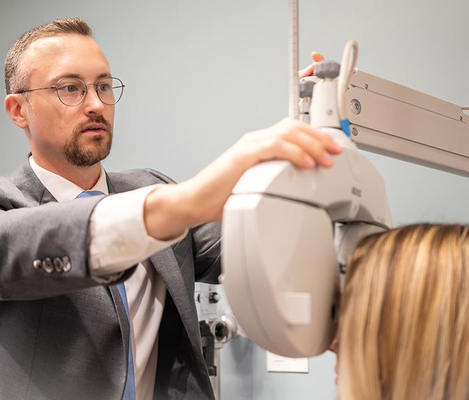 doctor explain glaucoma at VisionQuest